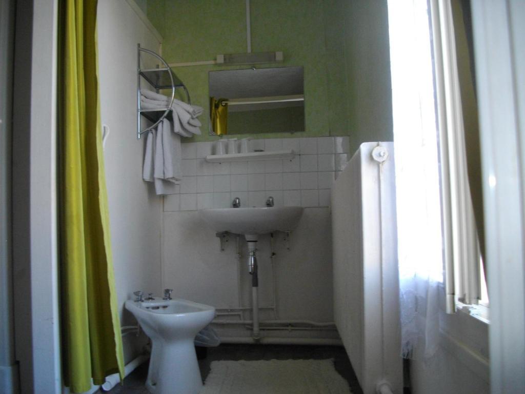 Le Parisien Saintes Quarto foto