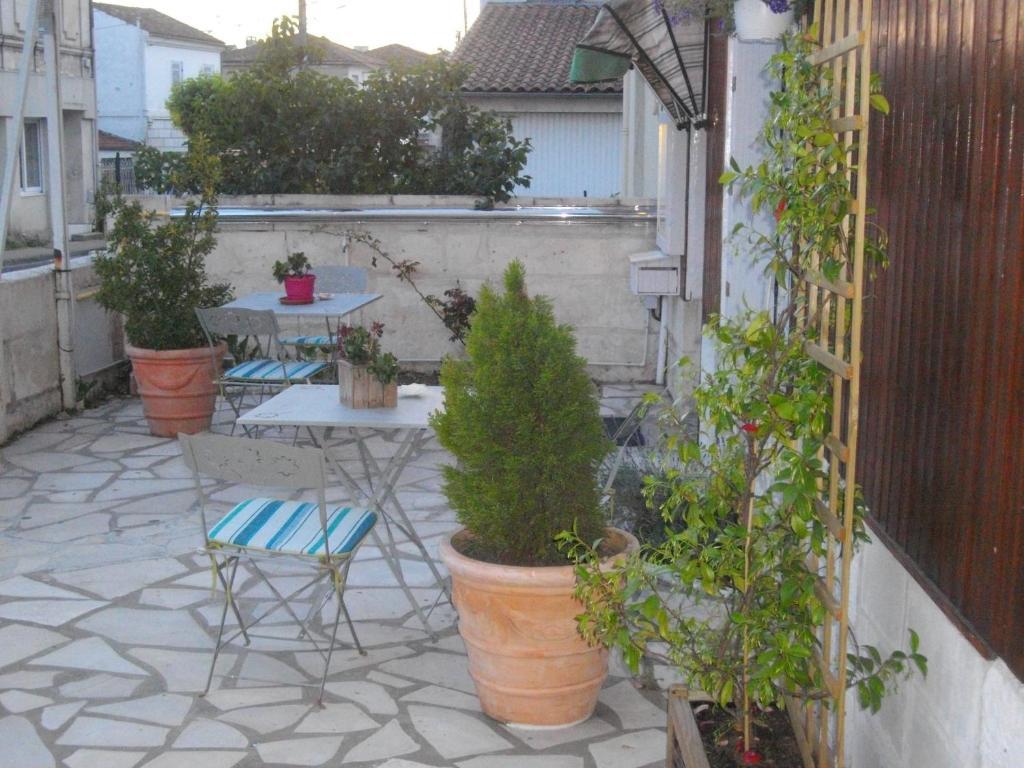 Le Parisien Saintes Quarto foto