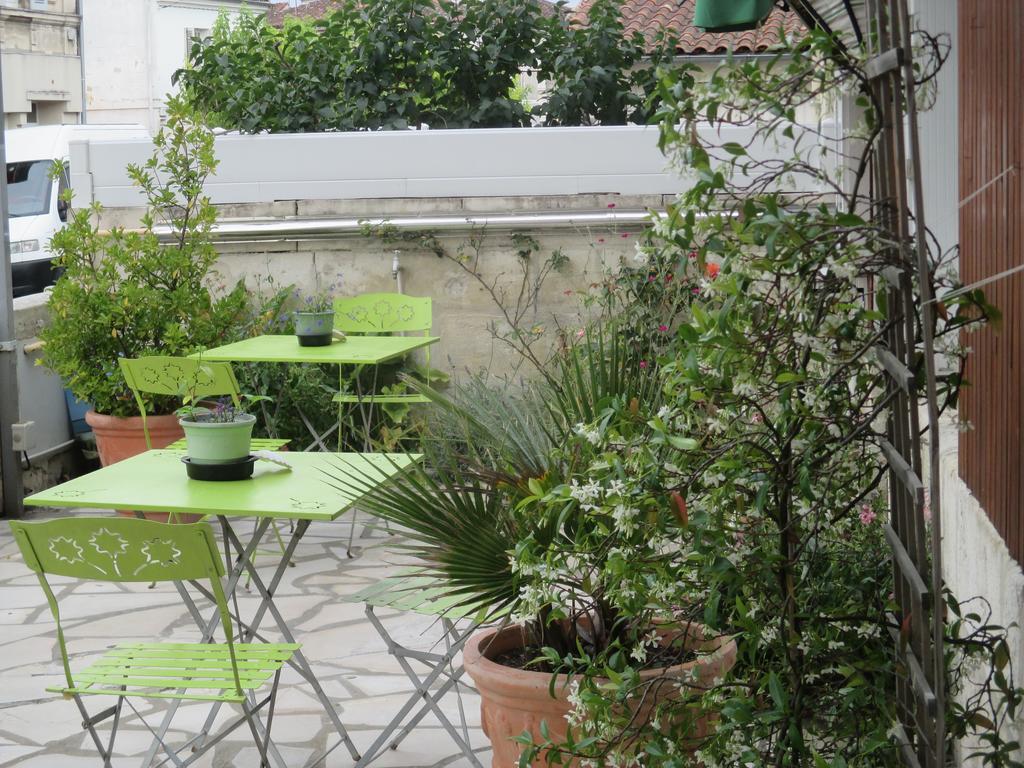 Le Parisien Saintes Exterior foto